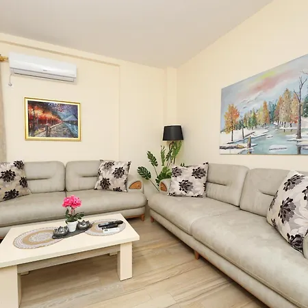 Marsi Appartamento Vlorë