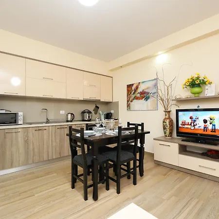 Marsi Appartamento Vlorë